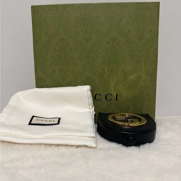 Gucci Black Coin purse with Gold Logo - Picture 2 of 9